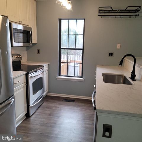 23 JERMYN CT, Sterling, VA 20165