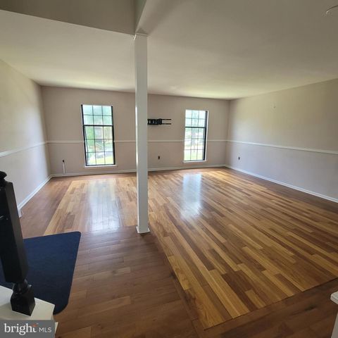 23 JERMYN CT, Sterling, VA 20165