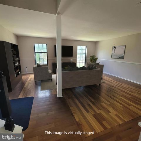 23 JERMYN CT, Sterling, VA 20165