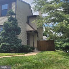 23 JERMYN CT, Sterling, VA 20165
