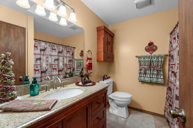 845 Alyeska Point Road, Lampe, MO 65681