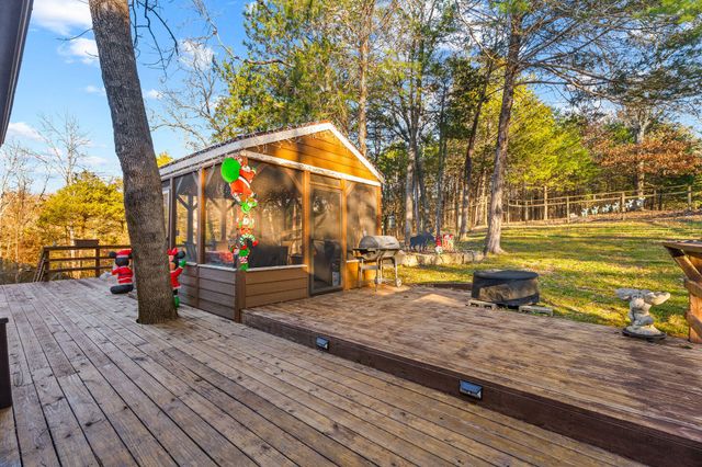 845 Alyeska Point Road, Lampe, MO 65681