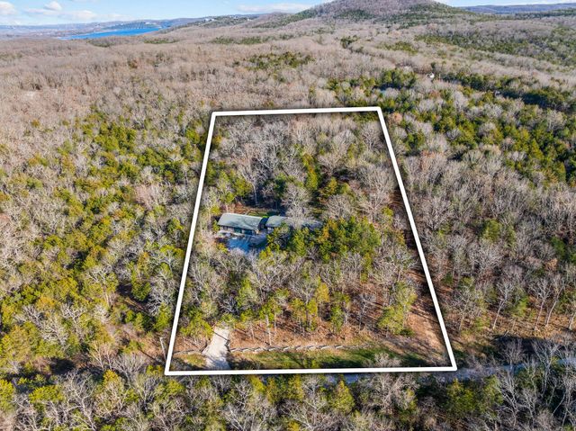 845 Alyeska Point Road, Lampe, MO 65681