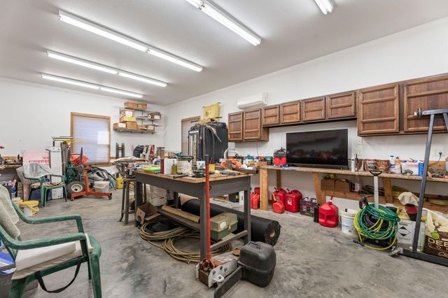 845 Alyeska Point Road, Lampe, MO 65681