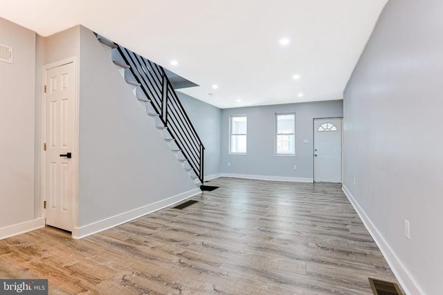 2825 E VICTORIA ST, Philadelphia, PA 19134