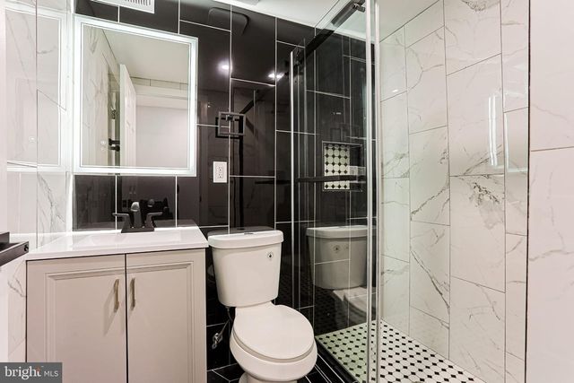 2825 E VICTORIA ST, Philadelphia, PA 19134