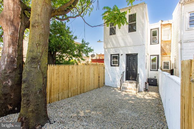 2825 E VICTORIA ST, Philadelphia, PA 19134