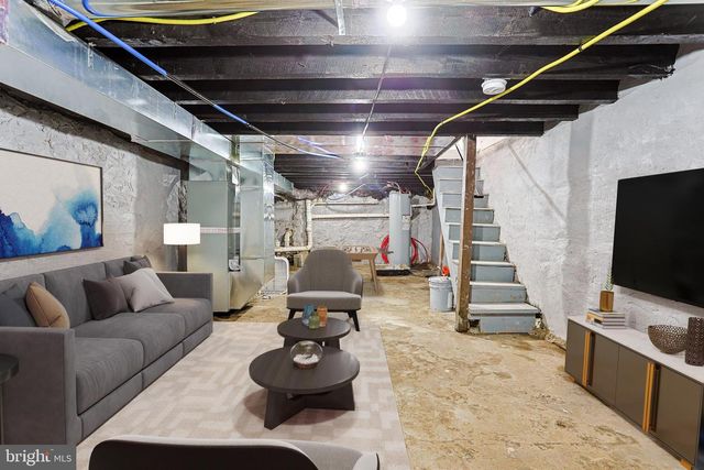 2825 E VICTORIA ST, Philadelphia, PA 19134