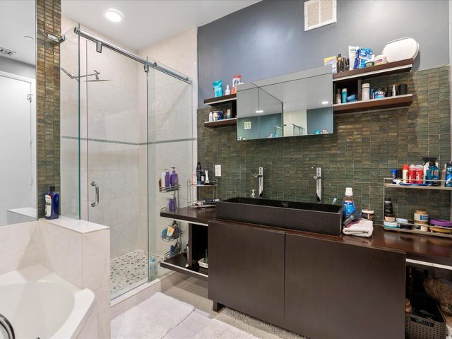 832 NE 19TH Avenue 832, Fort Lauderdale, FL 33304