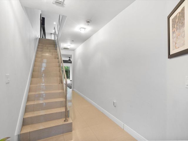 832 NE 19TH Avenue 832, Fort Lauderdale, FL 33304