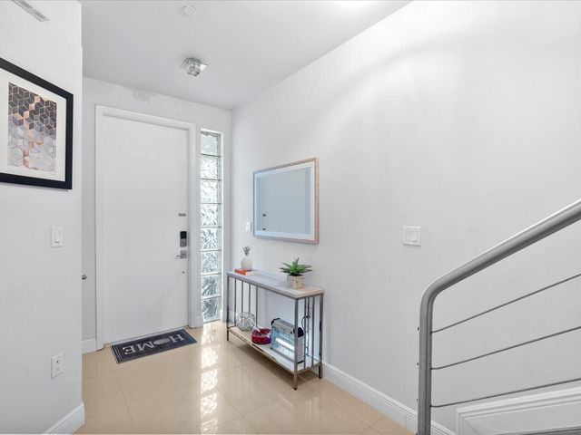 832 NE 19TH Avenue 832, Fort Lauderdale, FL 33304