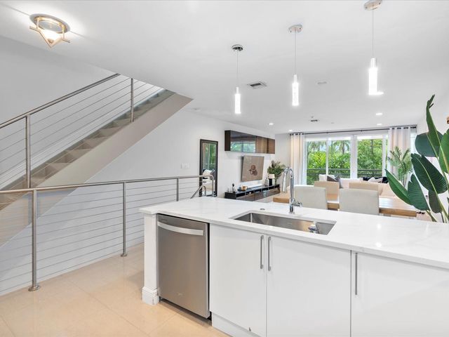 832 NE 19TH Avenue 832, Fort Lauderdale, FL 33304