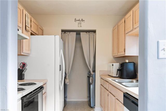 3109 Big Bend DR, Chesapeake, VA 23321