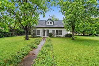506 Woodard Avenue, Cleburne, TX 76033
