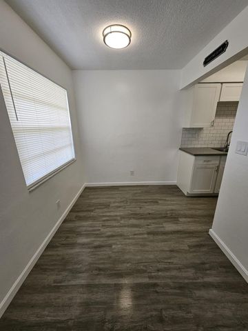 1401 NE 17th Court 207, Fort Lauderdale, FL 33305