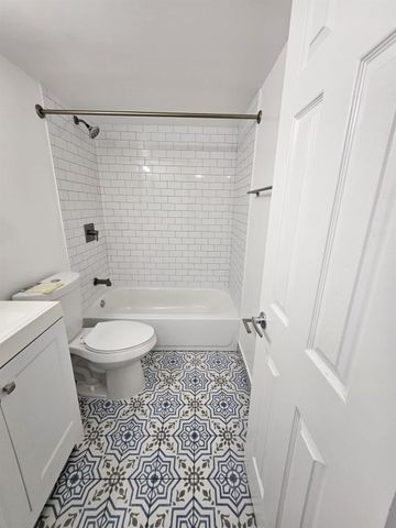 1401 NE 17th Court 207, Fort Lauderdale, FL 33305