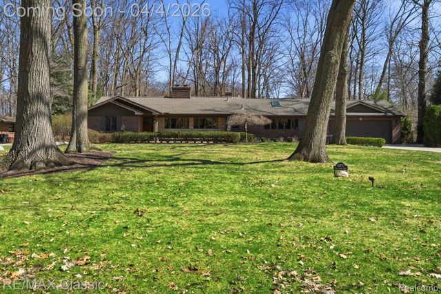 16800 Bell Creek Lane, Livonia, MI 48154