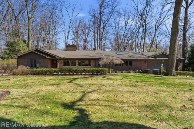 16800 Bell Creek Lane, Livonia, MI 48154