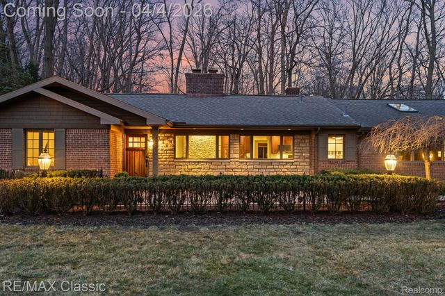 16800 Bell Creek Lane, Livonia, MI 48154