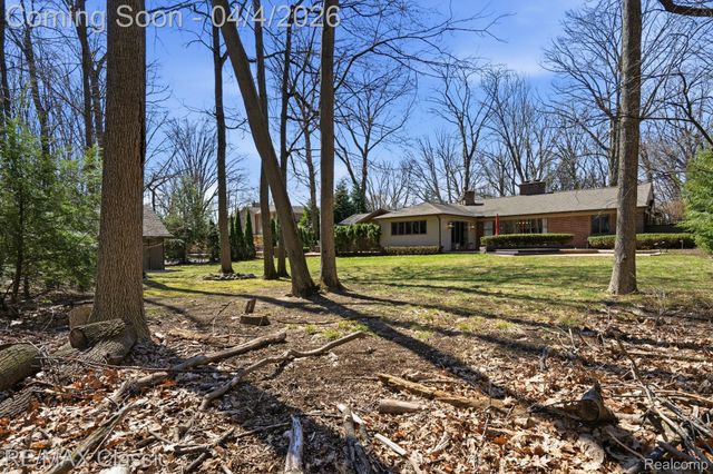 16800 Bell Creek Lane, Livonia, MI 48154