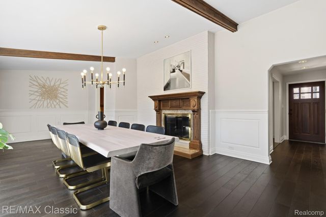 16800 Bell Creek Lane, Livonia, MI 48154