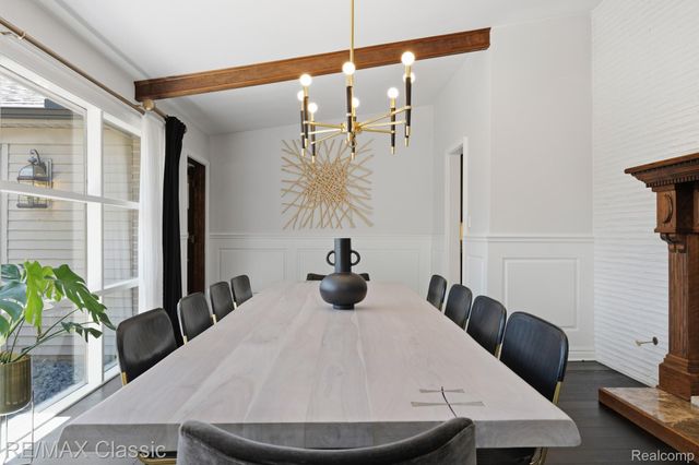 16800 Bell Creek Lane, Livonia, MI 48154