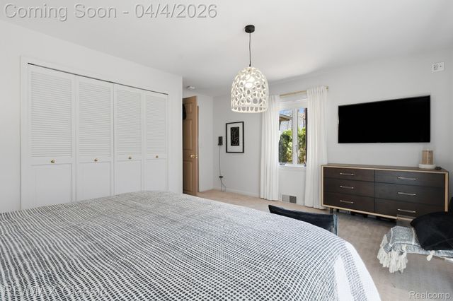 16800 Bell Creek Lane, Livonia, MI 48154