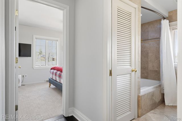 16800 Bell Creek Lane, Livonia, MI 48154