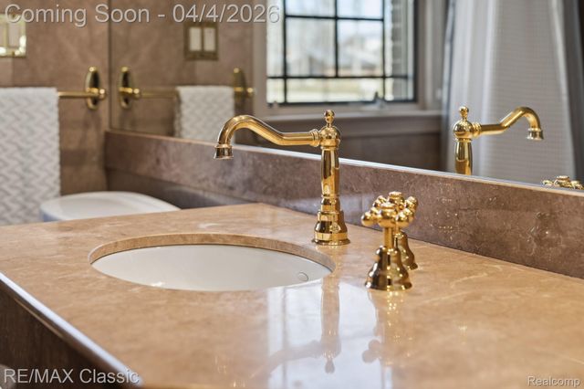 16800 Bell Creek Lane, Livonia, MI 48154