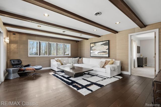 16800 Bell Creek Lane, Livonia, MI 48154