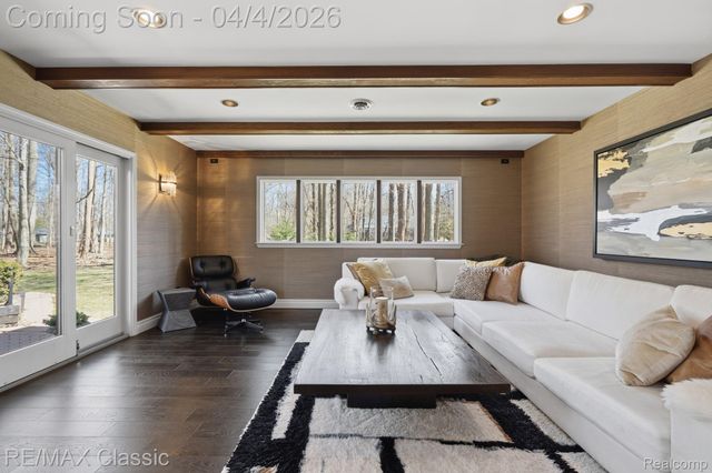 16800 Bell Creek Lane, Livonia, MI 48154