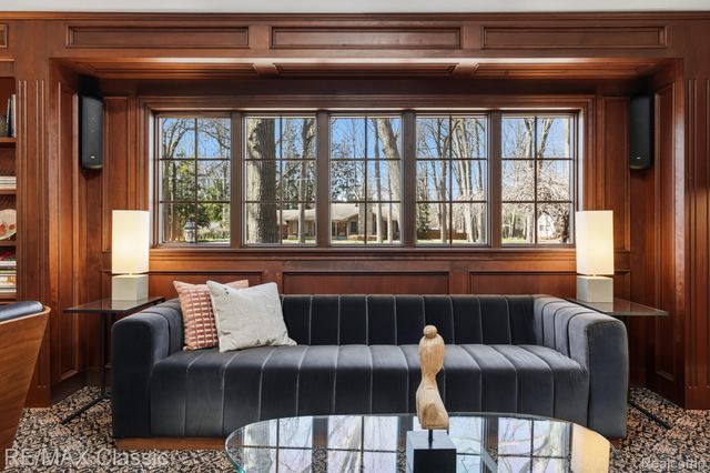 16800 Bell Creek Lane, Livonia, MI 48154