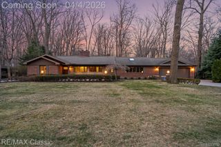 16800 Bell Creek Lane, Livonia, MI 48154