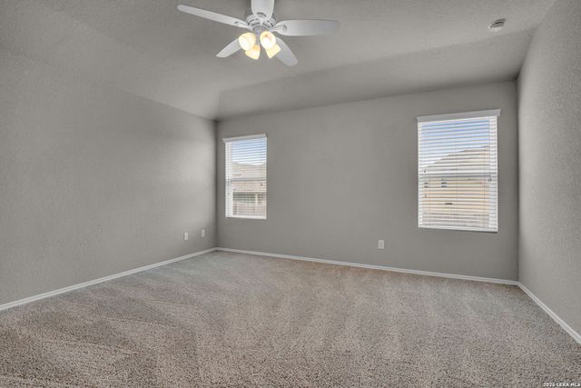 10306 MIDSUMMER MDW, Converse, TX 78109