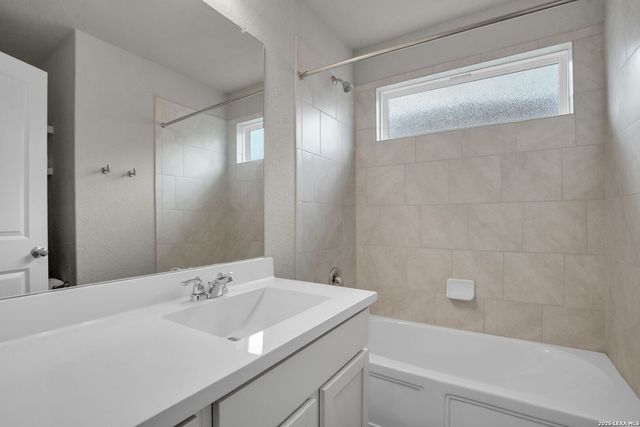 10306 MIDSUMMER MDW, Converse, TX 78109