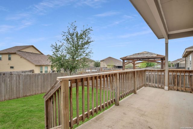 10306 MIDSUMMER MDW, Converse, TX 78109