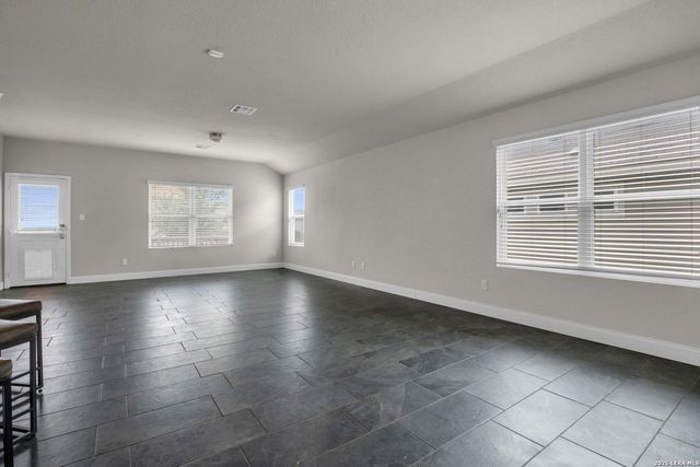 10306 MIDSUMMER MDW, Converse, TX 78109