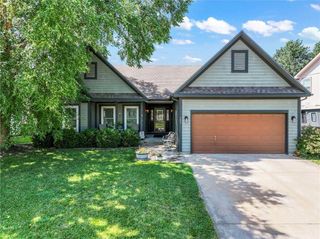 147 W Colleen Court, Gardner, KS 66030