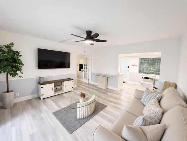 209 SE 6TH Street 11, Boynton Beach, FL 33435