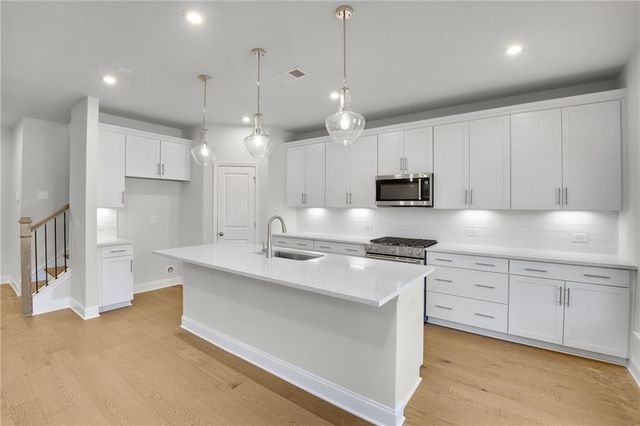 5651 Tillman Way, Powder Springs, GA 30127