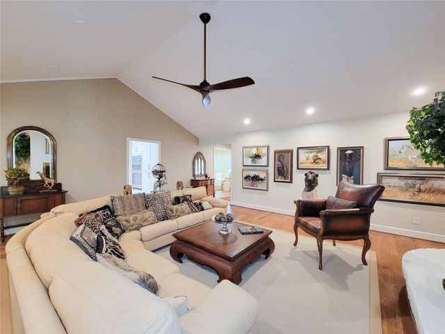 5 Hunters Branch Drive, Houston, TX 77024