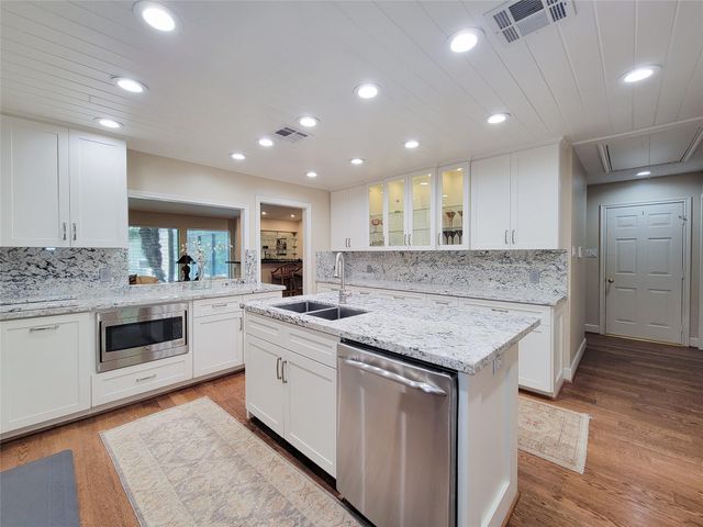 5 Hunters Branch Drive, Houston, TX 77024
