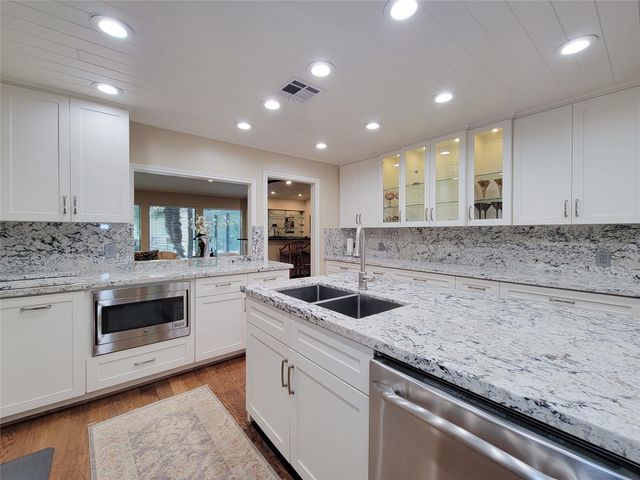 5 Hunters Branch Drive, Houston, TX 77024