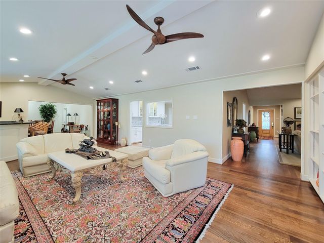 5 Hunters Branch Drive, Houston, TX 77024