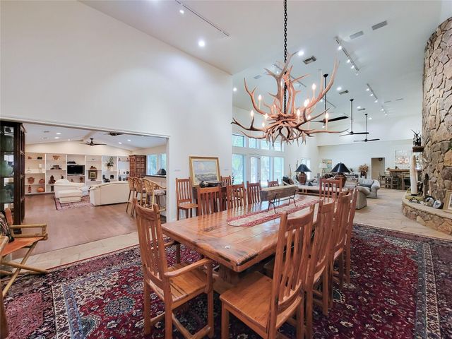 5 Hunters Branch Drive, Houston, TX 77024