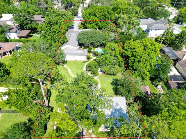 5 Hunters Branch Drive, Houston, TX 77024