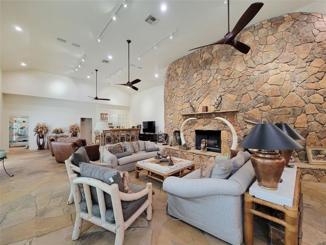 5 Hunters Branch Drive, Houston, TX 77024