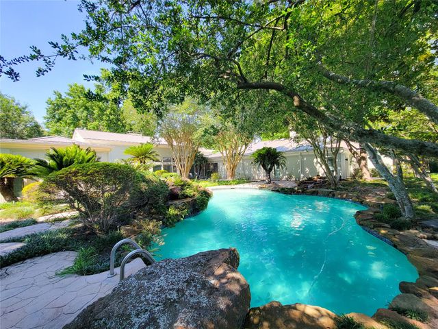 5 Hunters Branch Drive, Houston, TX 77024