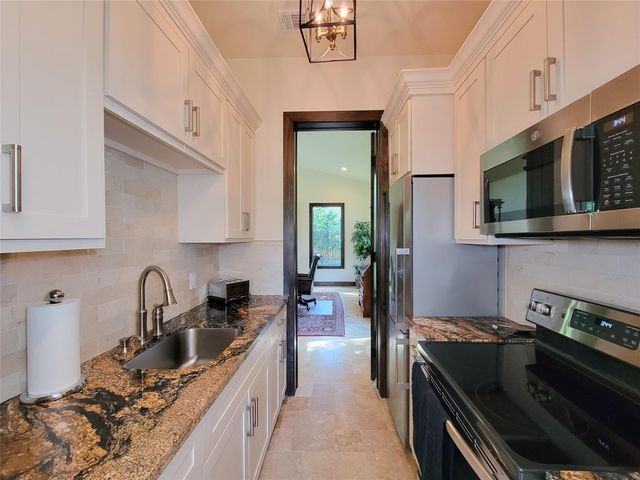 5 Hunters Branch Drive, Houston, TX 77024