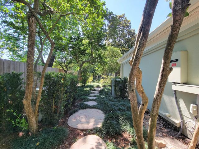 5 Hunters Branch Drive, Houston, TX 77024